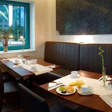 Amedia Express Prague, Trademark Collection By Wyndham Hotel Prag