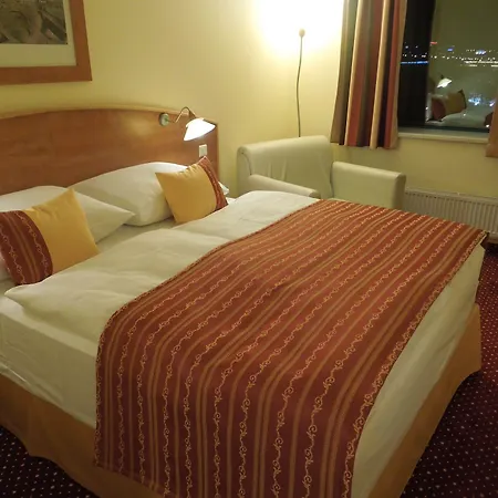 Hotel Amedia Express Prague, Trademark Collection By Wyndham 3*