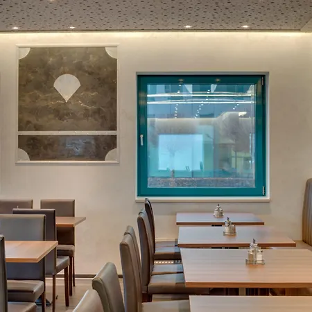 Amedia Express Prague, Trademark Collection By Wyndham Prag