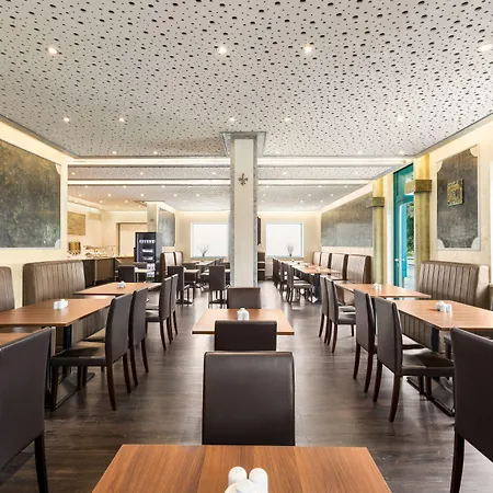 Hotel Amedia Express Prague, Trademark Collection By Wyndham 3*