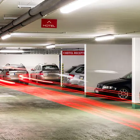 Amedia Express Prague, Trademark Collection By Wyndham Otel 3*
