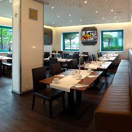 Amedia Express Prague, Trademark Collection By Wyndham Otel 3*