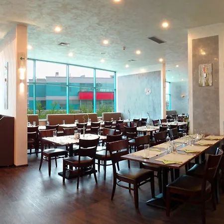 Otel Amedia Express Prague, Trademark Collection By Wyndham 3*