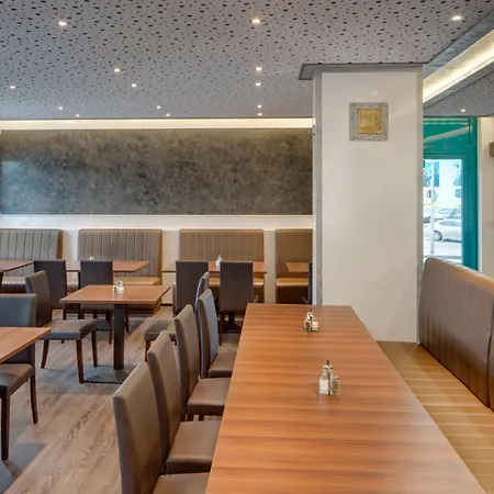 Otel Amedia Express Prague, Trademark Collection By Wyndham