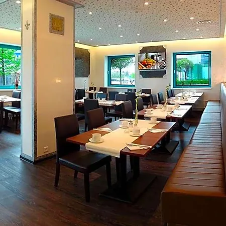 Amedia Express Prague, Trademark Collection By Wyndham 3*