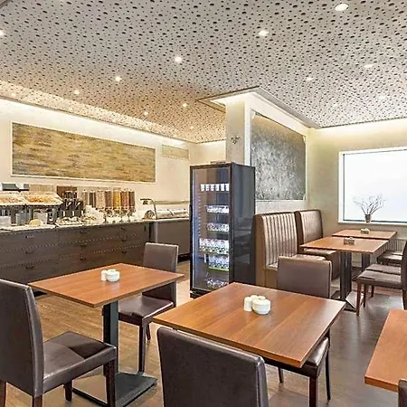 Amedia Express Prague, Trademark Collection By Wyndham Hotell 3*