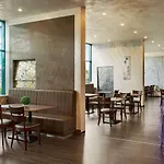 ホテル Amedia Express Prague, Trademark Collection By Wyndham 3*