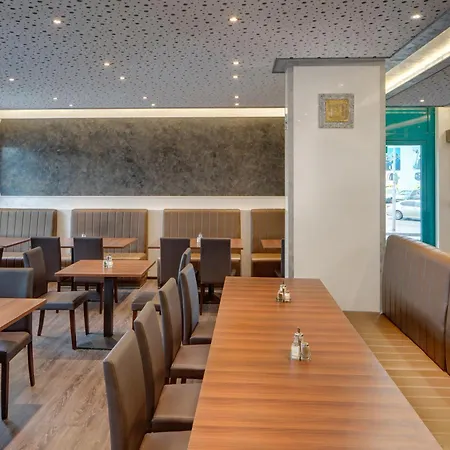 Hotel Amedia Express Prague, Trademark Collection By Wyndham
