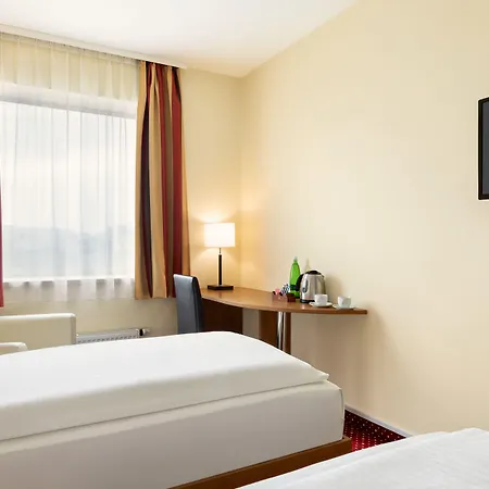 Amedia Express Prague, Trademark Collection By Wyndham מלון