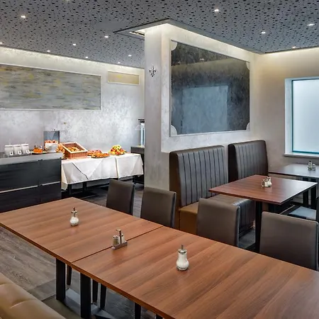 Amedia Express Prague, Trademark Collection By Wyndham Hotel Praga